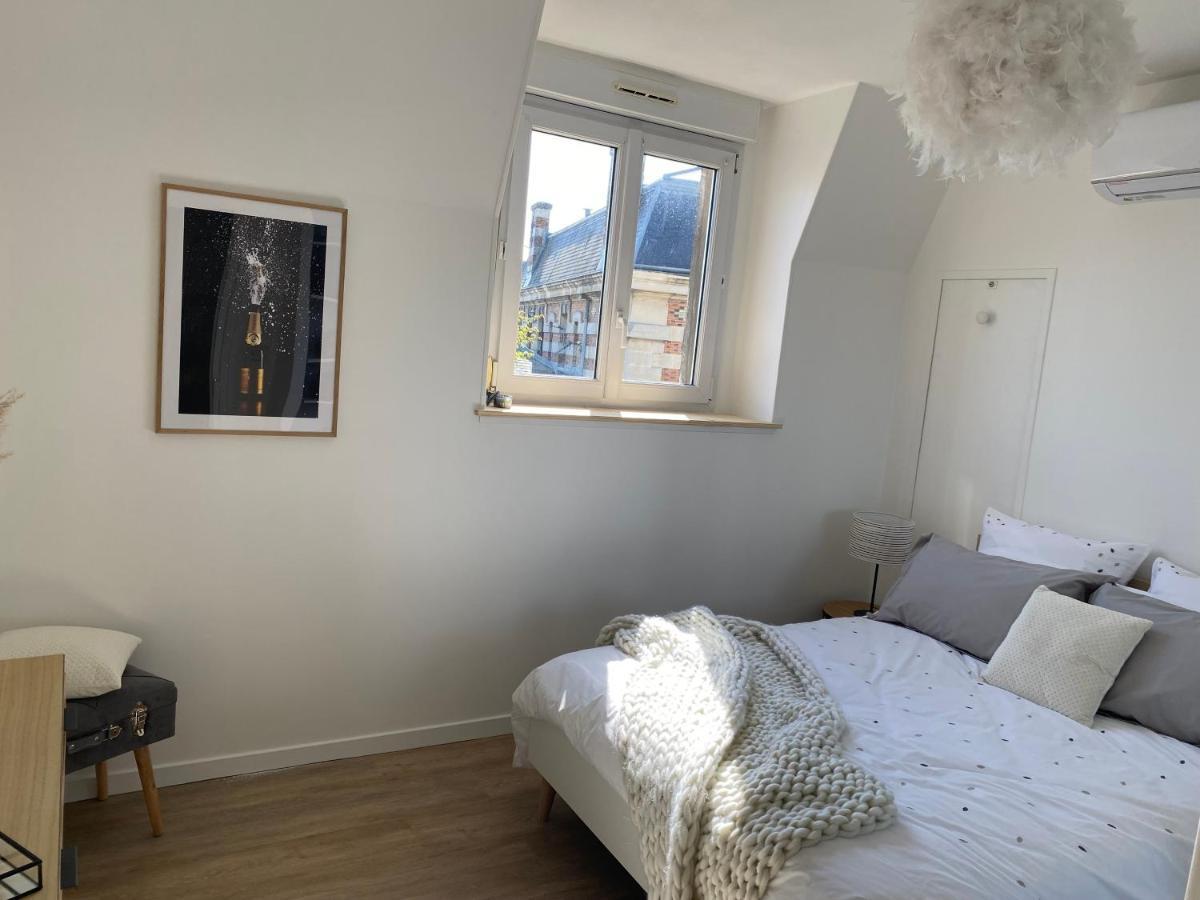 Appartement L’ÉLÉGANT: 80m2 vue sur vignoble au Centre d’Epernay!! Extérieur photo